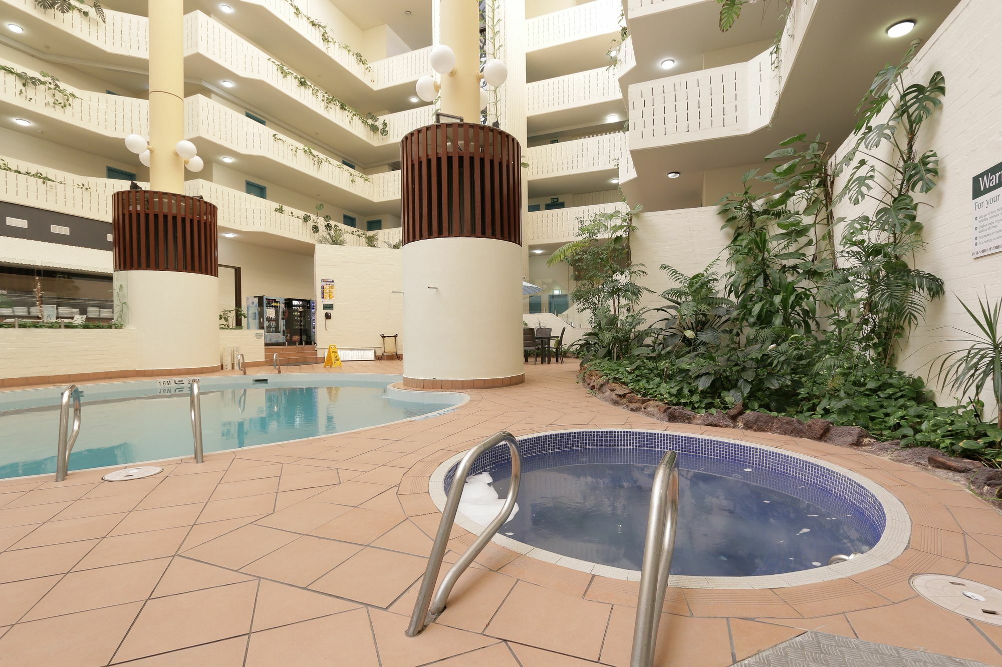 Atrium Hotel Мандура Екстер'єр фото